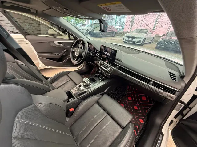 Audi A4L — Фото автомобиля 17