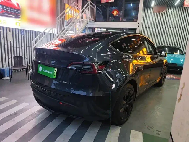 Tesla Model Y — Фото автомобиля 6