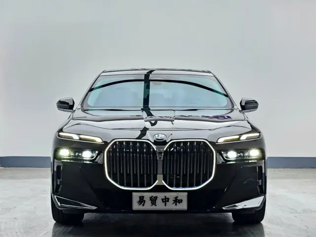 BMW 7 Series — Фото автомобиля 2