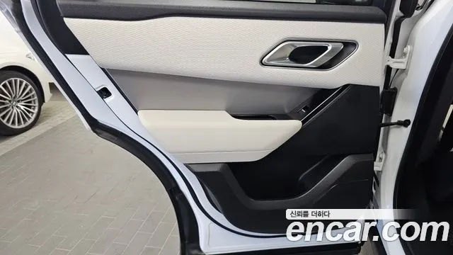 Land Rover Range Rover Velar Range Rover Velar 2.0 P250 R-Dynamic SE — Фото автомобиля 21