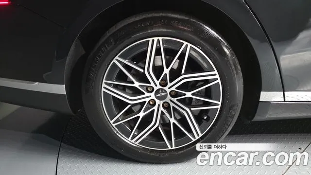 Genesis G90 Бензин 3.5 турбо AWD — Фото автомобиля 2