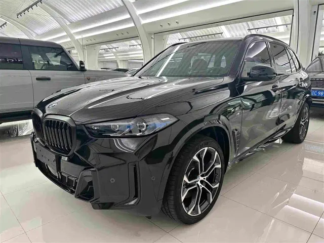 Фотография автомобиля — BMW X5