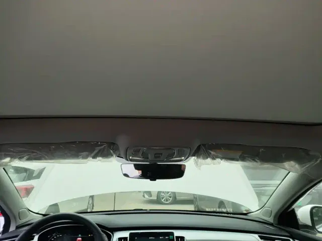 Roewe i6 MAX EV — Фото автомобиля 17