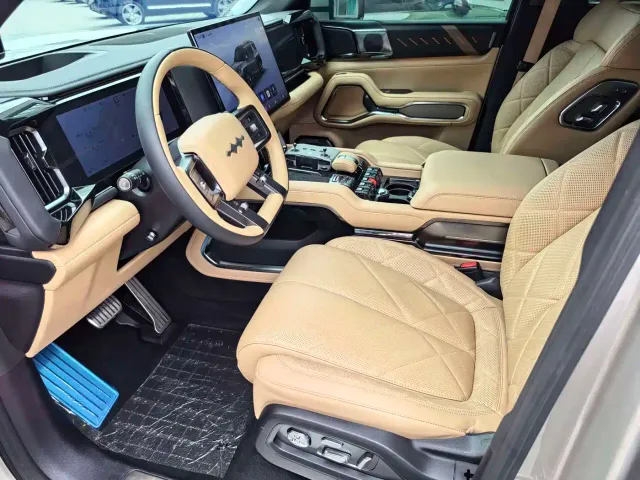BYD FangChengBao Leopard 8 — Фото автомобиля 4