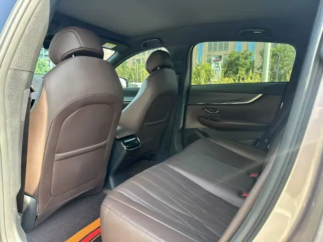 Changan Qiyuan A07 — Фото автомобиля 9