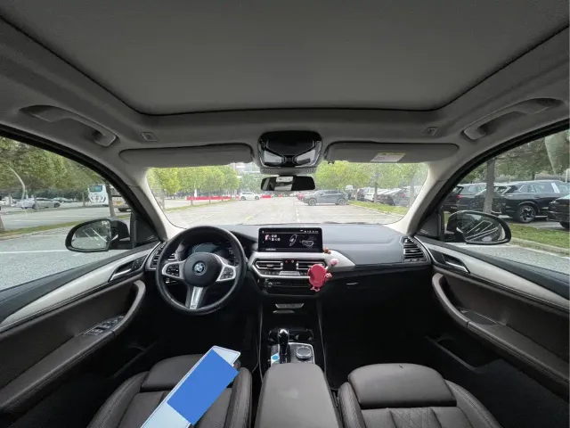 BMW iX3 — Фото автомобиля 6