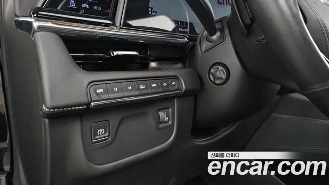 Cadillac Escalade Escalade 5 поколение — Фото автомобиля 18