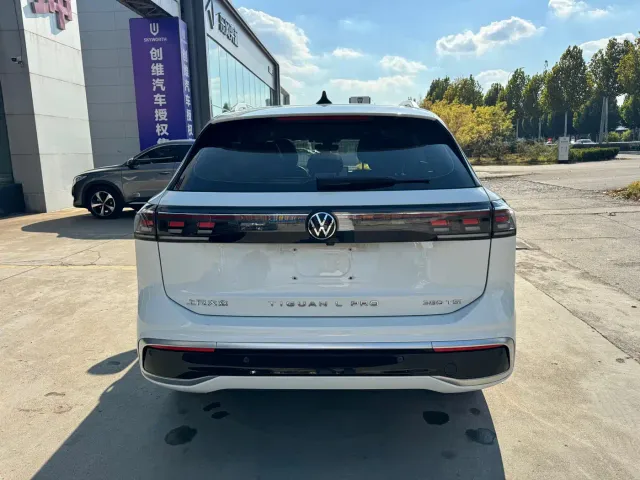 Volkswagen Tiguan L — Фото автомобиля 10