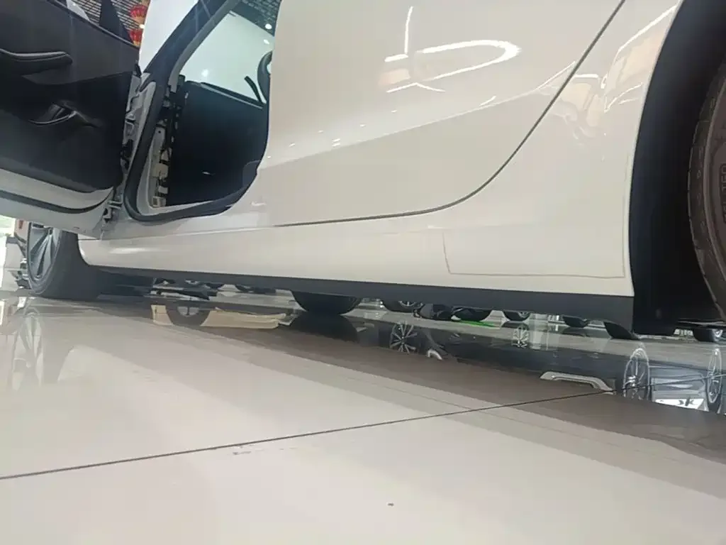 Tesla Model 3 2025 Model Year Facelift Rear-Wheel Drive — Фото автомобиля 21