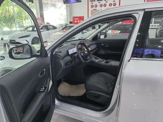 Geely Galaxy Starship 7 EM-i — Фото автомобиля 7