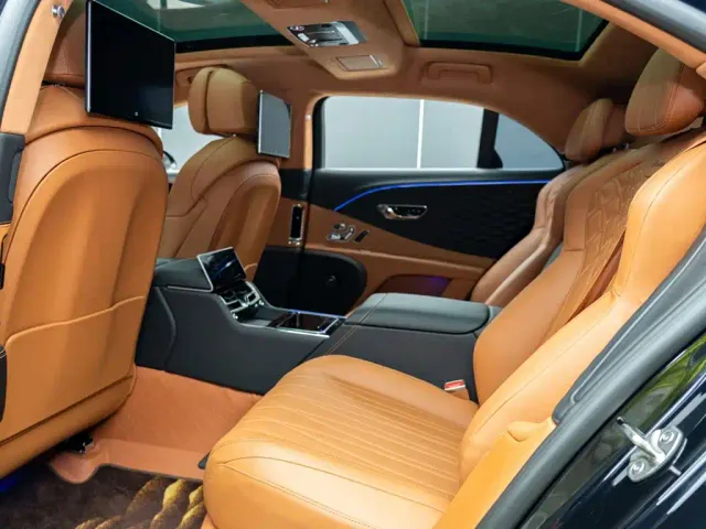 Bentley Flying Spur — Фото автомобиля 15