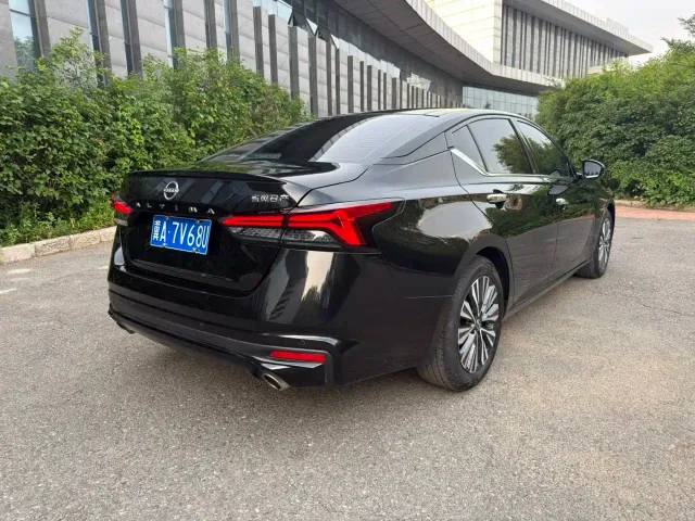 Nissan Teana — Фото автомобиля 18