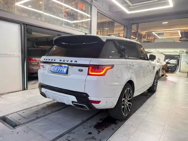 Land Rover Range Rover Sport — Фото автомобиля 8