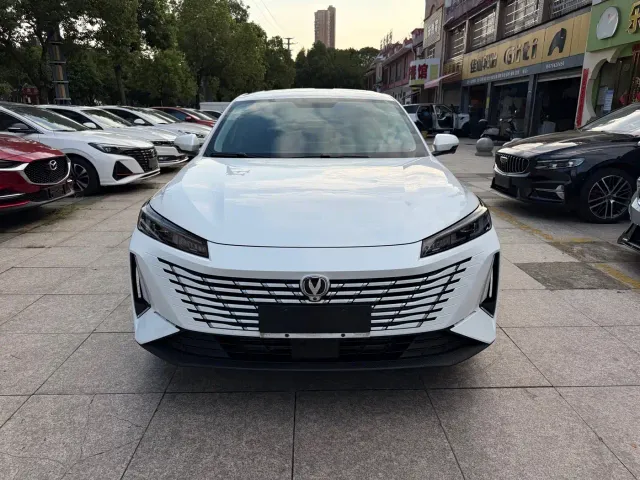 Changan Eado — Фото автомобиля 2