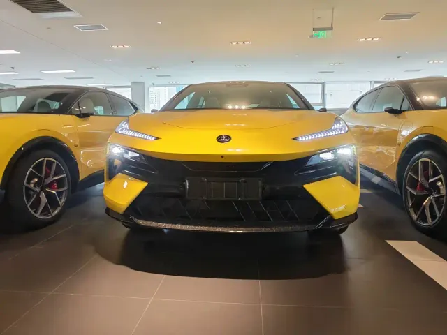 Lotus Eletre — Фото автомобиля 2