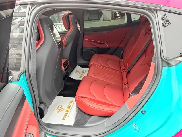Xiaomi SU7 — Фото автомобиля 8