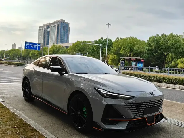 Changan UNI-V — Фото автомобиля 3