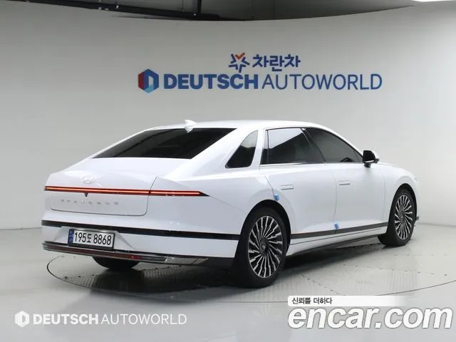 Hyundai Grandeur Grandeur (GN7) 2.5 Бензин 2WD — Фото автомобиля 2