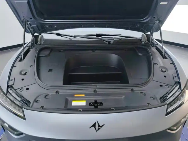 Dongfeng eπ 007 — Фото автомобиля 10