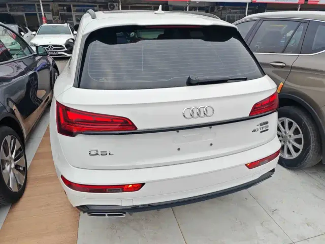 Audi Q5L — Фото автомобиля 5