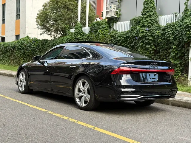 Audi A7L — Фото автомобиля 18