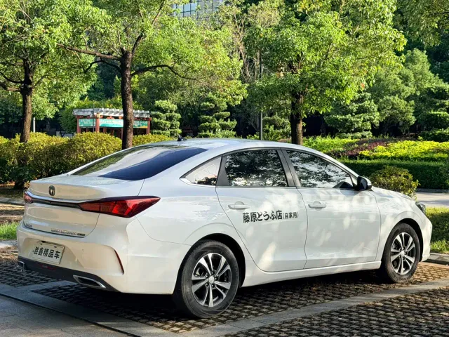 Changan Eado — Фото автомобиля 4