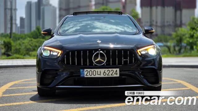 Mercedes-Benz E-Class — Фото автомобиля 2