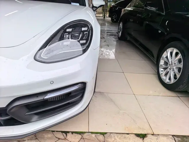 Porsche Panamera — Фото автомобиля 3