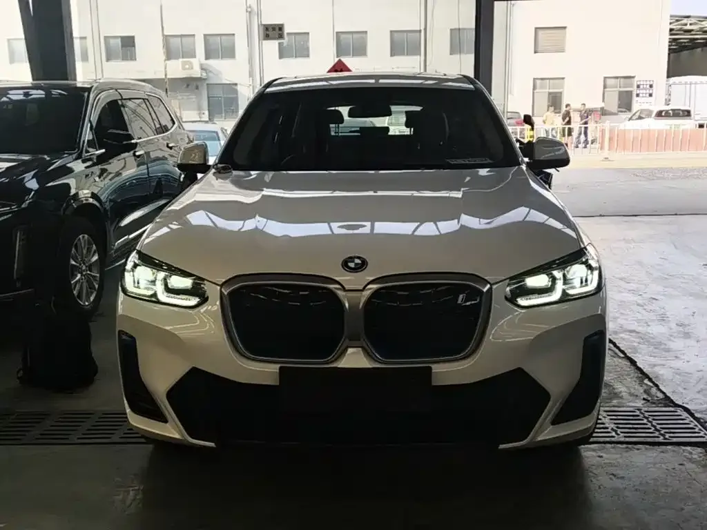 BMW BMW iX3 2022 Leading Edition — Фото автомобиля 2