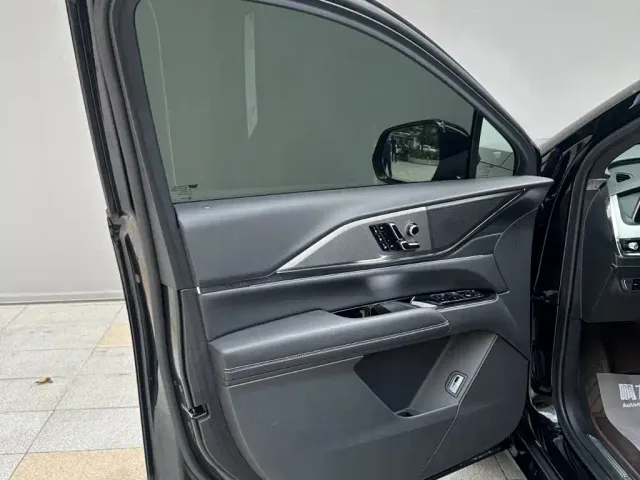 Cadillac XT5 — Фото автомобиля 12