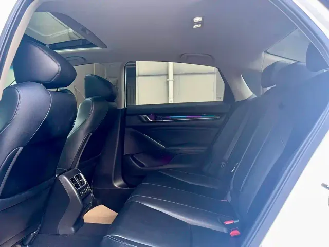 Honda Accord — Фото автомобиля 6
