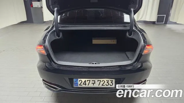 Hyundai Grandeur New — Фото автомобиля 22