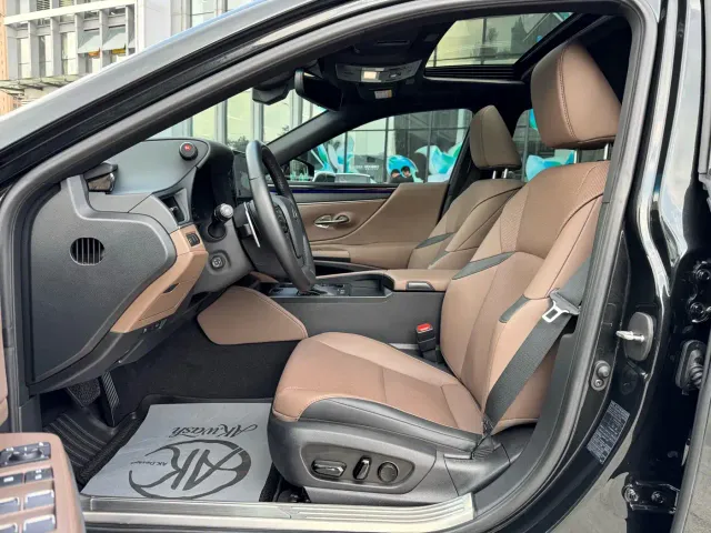 Lexus ES — Фото автомобиля 7