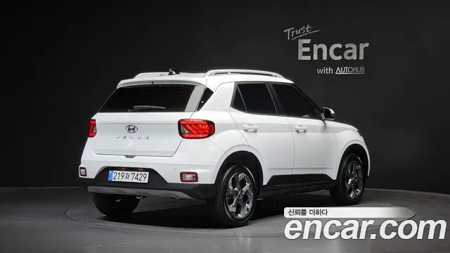 Hyundai Venue — Фото автомобиля 2