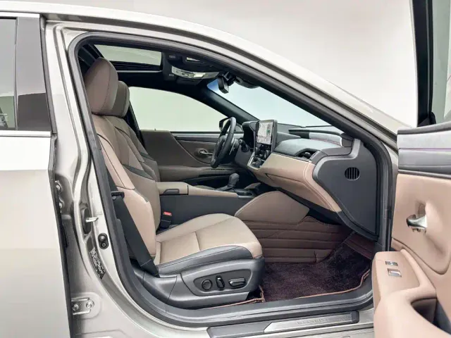 Lexus ES — Фото автомобиля 25