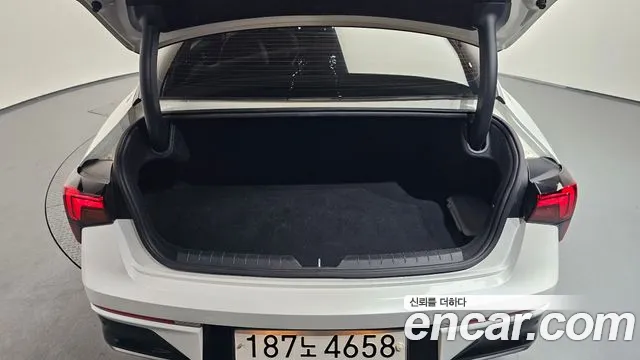 Kia K5 Новый K5 3 поколение 2.0 LPi(Для проката) — Фото автомобиля 16