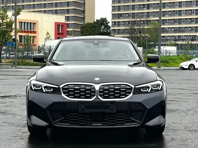 BMW 3 Series — Фото автомобиля 12
