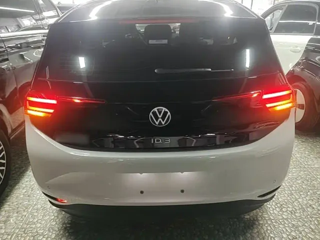 Volkswagen ID.3 — Фото автомобиля 5