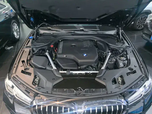 BMW 5 Series — Фото автомобиля 19