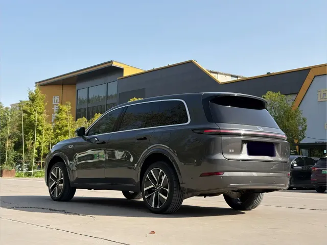 Li Auto L9 — Фото автомобиля 15