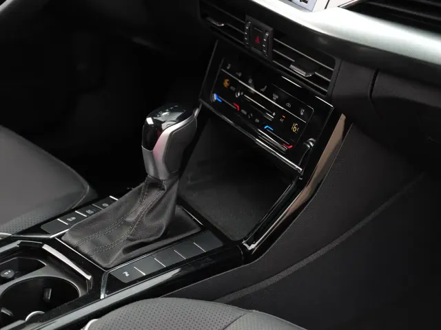Volkswagen Passat — Фото автомобиля 13
