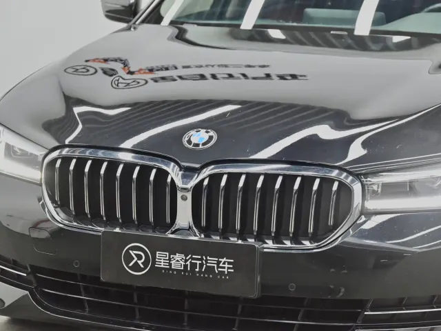 BMW 5 Series — Фото автомобиля 28