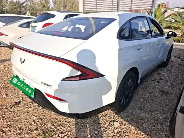 Wuling Starlight — Фото автомобиля 6