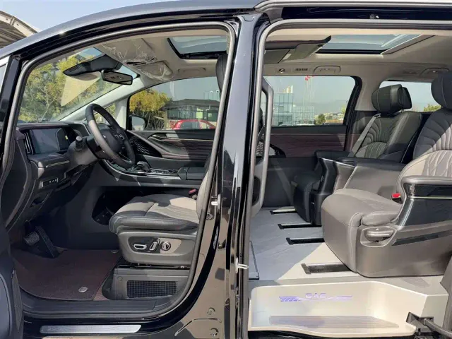 GAC Trumpchi M8 — Фото автомобиля 12