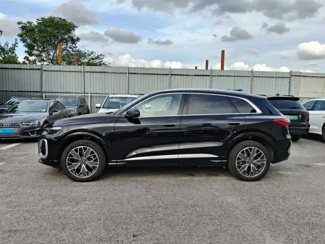 Audi Q5L — Фото автомобиля 3