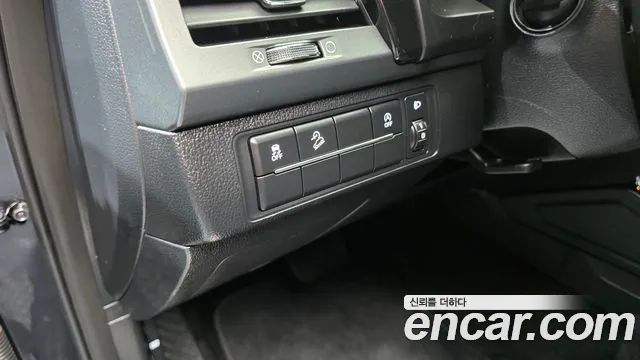 KG_Mobility_Ssangyong Rexton Новый Rexton Sport Khan Дизель 2.2 4WD — Фото автомобиля 26
