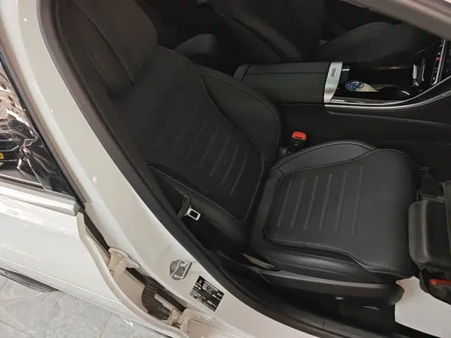 Mercedes-Benz C-Class — Фото автомобиля 24