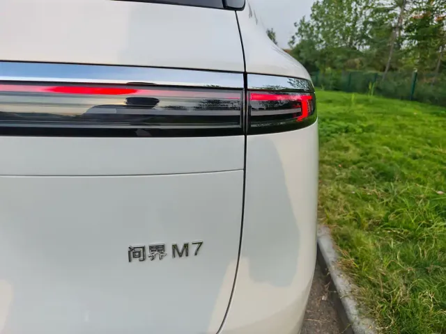 Aito M7 — Фото автомобиля 13