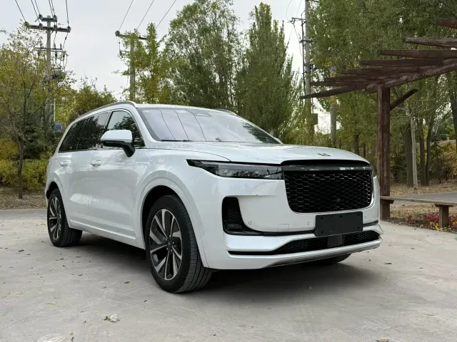 Li Auto ONE — Фото автомобиля 2