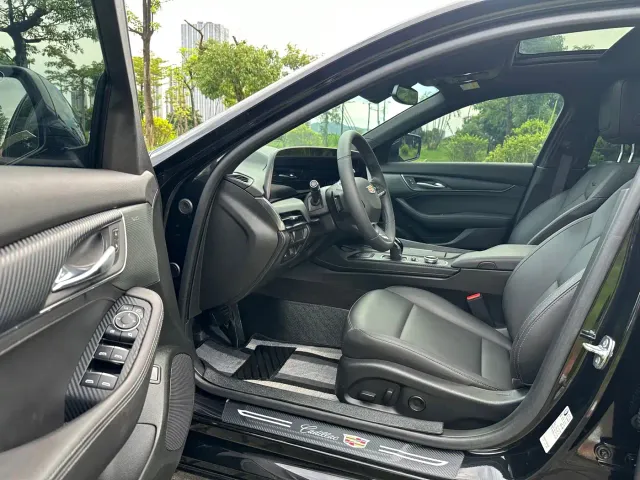 Cadillac CT5 — Фото автомобиля 4